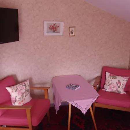 Gaestehaus Loedermann 여관 가르미슈파르텐키르헨