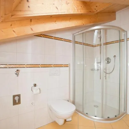 Gaestehaus Loedermann 여관 가르미슈파르텐키르헨